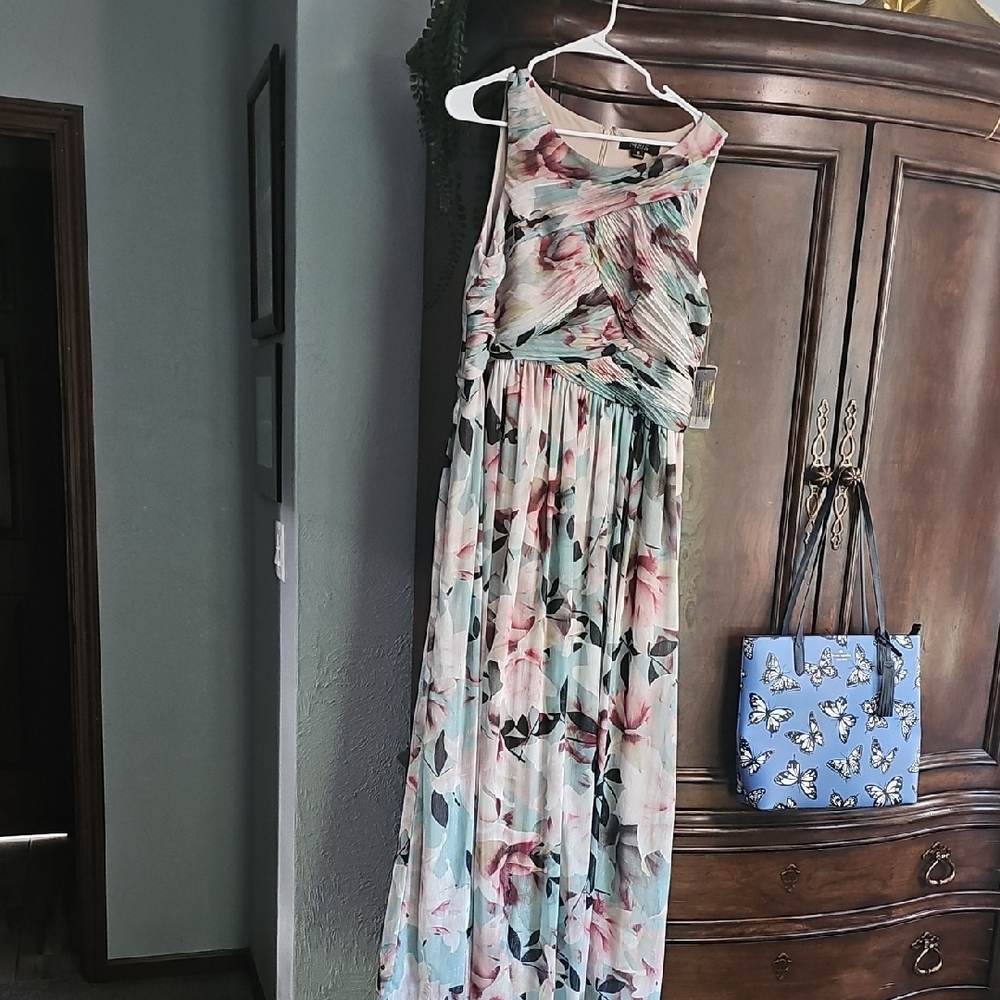 Elegant Floral Maxi Dress in Pink and Green
